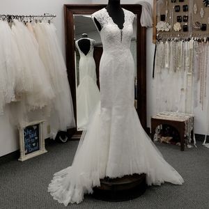 David's Bridal, size 8, romantic, soft
